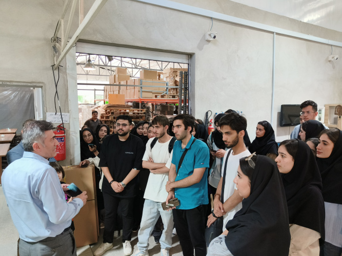 دانشجویان روابط عمومی از پارک فناوری اطلاعات و ارتباطات بازدید کردند