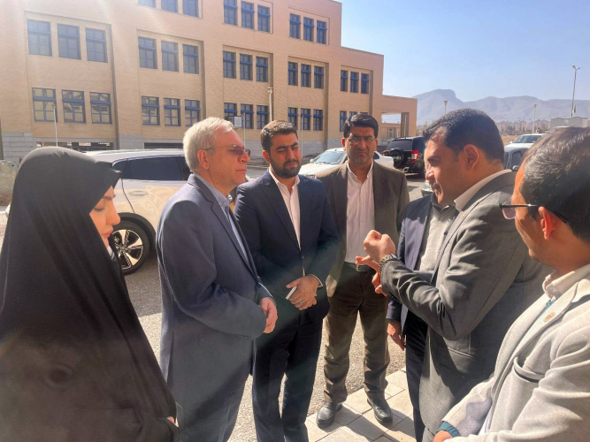 بازدید معاون علمی، فناوری و اقتصاد دانش‌بنیان رئیس‌جمهور از پردیس اصفهان پارک فاوا با محوریت توسعه قطب مراکز داده و GPU Farm